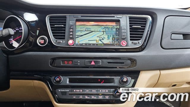 Kia All New Carnival Prestige, 2015 14