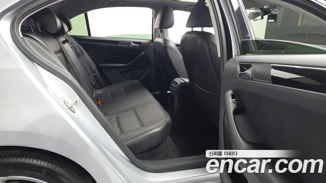 Volkswagen New Jetta 6세대, 2015 12