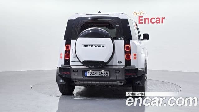 Land Rover Defender (L663) 110 P300 X-Dynamic SE, 2022 4