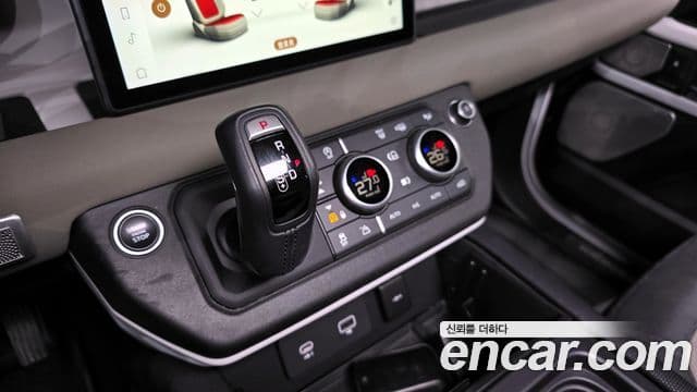 Land Rover Defender (L663) 110 P300 X-Dynamic SE, 2022 9