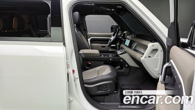 Land Rover Defender (L663) 110 P300 X-Dynamic SE, 2022 10