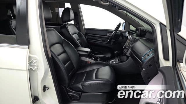 KG모빌리티(SsangYong) Korando 투리스모 4WD outdoor Edition 9인승, 2017 10