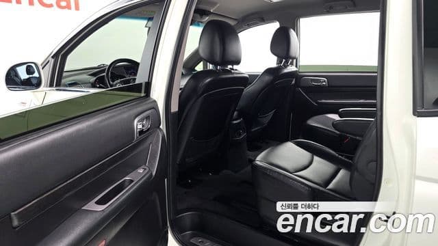 KG모빌리티(SsangYong) Korando 투리스모 4WD outdoor Edition 9인승, 2017 12