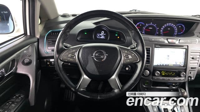 KG모빌리티(SsangYong) Korando 투리스모 4WD outdoor Edition 9인승, 2017 13