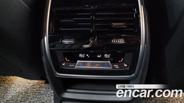 BMW X7 (G07) xDrive 40i Design Pure Excellence 6인승, 2024 19