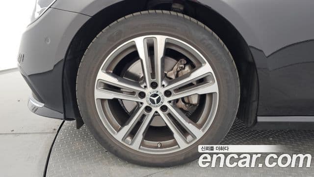 Mercedes-Benz E-класс W213 Avantgarde, 2023 все фото