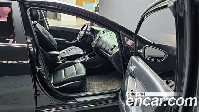 Kia K3 Trendy, 2013 10