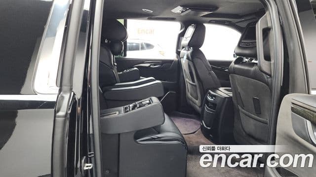 Cadillac Escalade 4세대, 2018 12