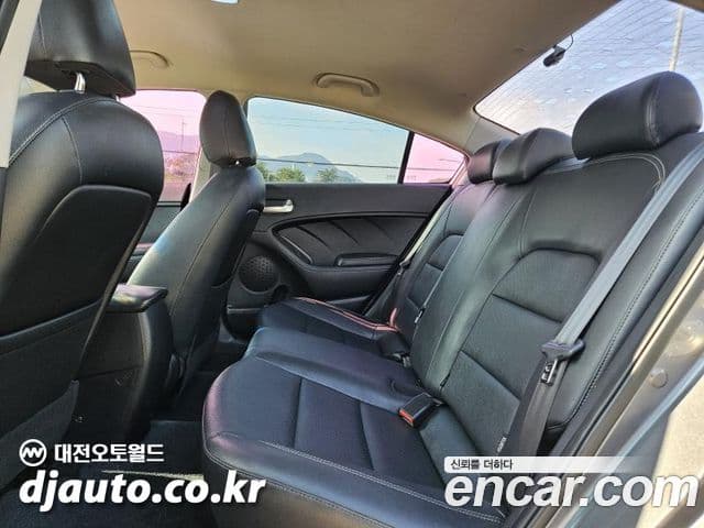 Kia K3 Deluxe, 2015 9