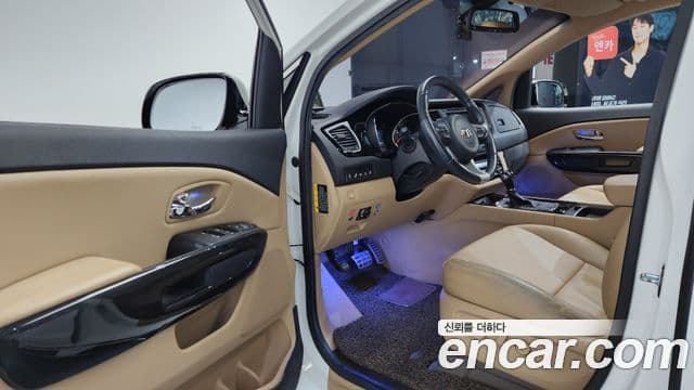 Kia All New Carnival Prestige, 2016 10