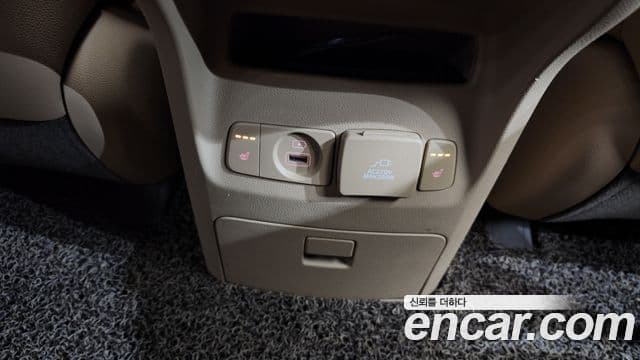 Kia All New Carnival Prestige, 2016 17