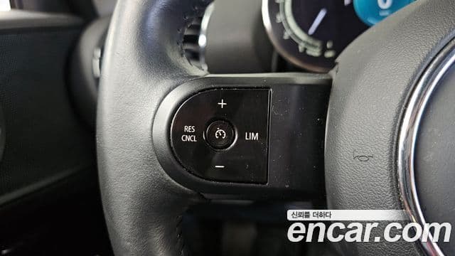 Mini Cooper 클럽맨 2세대, 2023 19