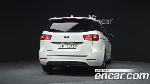 Kia All New Carnival Luxury, 2018 4