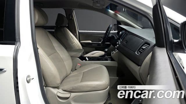 Kia All New Carnival Luxury, 2018 11