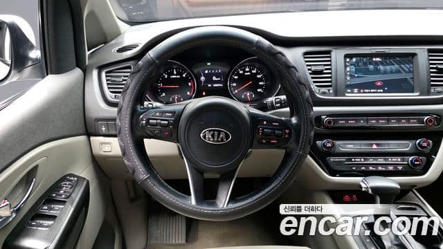 Kia All New Carnival Luxury, 2018 14