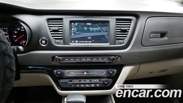 Kia All New Carnival Luxury, 2018 15