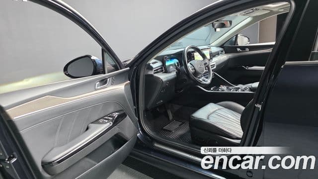 Kia K5 3세대 Signature, 2021 10