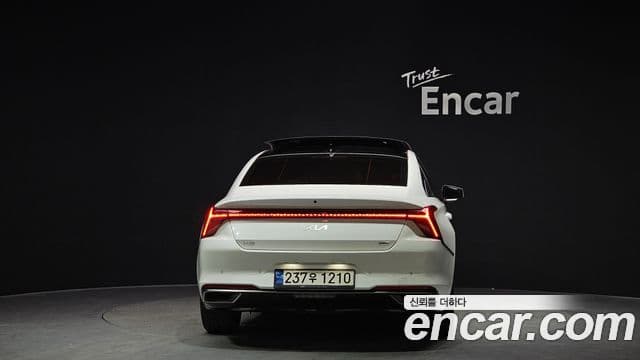 Kia K8 гибрид Signature, 2022 4