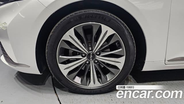 Kia K8 гибрид Signature, 2022 все фото