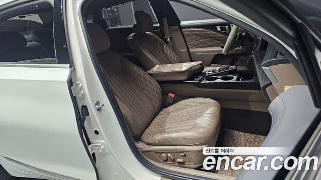 Kia K8 гибрид Signature, 2022 11