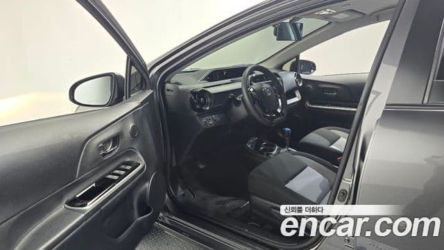 Toyota 프리우스 C, 2019 10