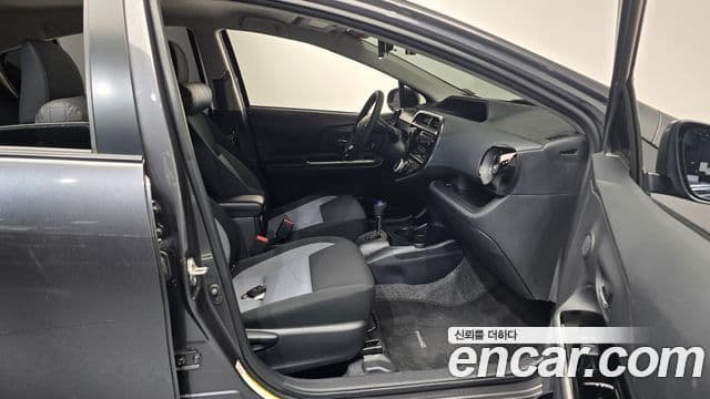 Toyota 프리우스 C, 2019 12