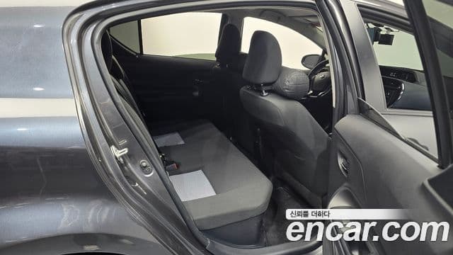 Toyota 프리우스 C, 2019 13