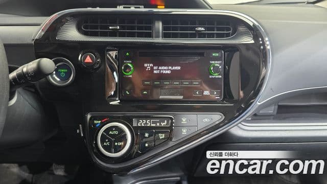 Toyota 프리우스 C, 2019 15