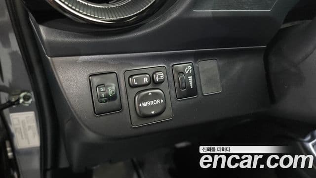 Toyota 프리우스 C, 2019 18