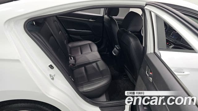 Hyundai Avante AD 1.6 GDI Value Plus, 2018 12