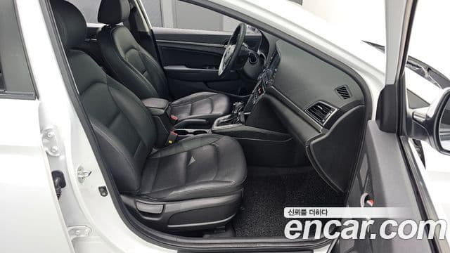 Hyundai Avante AD 1.6 GDI Value Plus, 2018 13