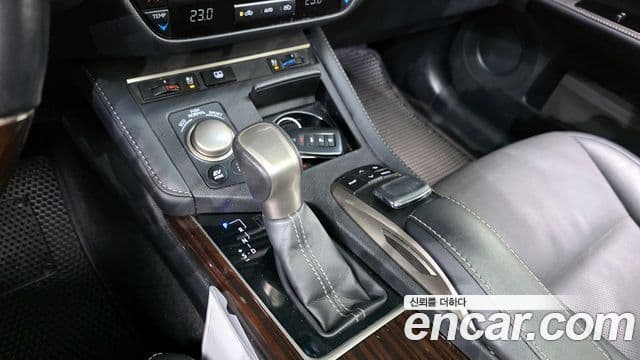 Lexus New ES300h XV60, 2017 9