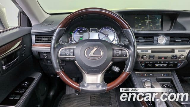 Lexus New ES300h XV60, 2017 13