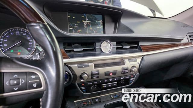 Lexus New ES300h XV60, 2017 14