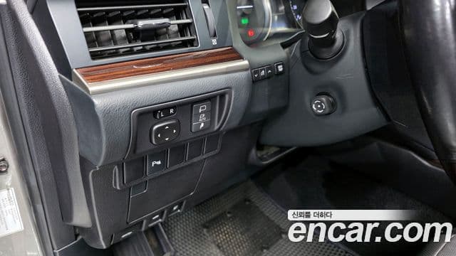 Lexus New ES300h XV60, 2017 16