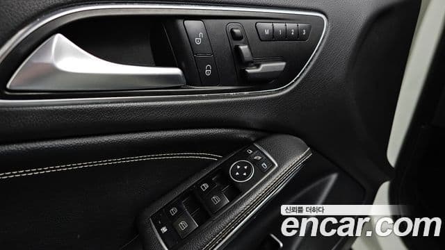 Mercedes-Benz GLA-класс X156 GLA200 CDI, 2015 14