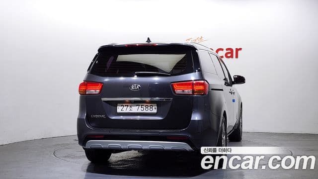 Kia All New Carnival Prestige, 2015 4