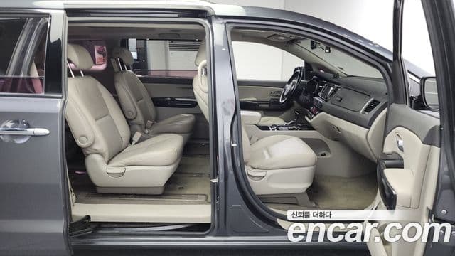 Kia All New Carnival Prestige, 2015 11