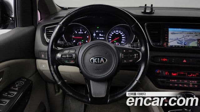 Kia All New Carnival Prestige, 2015 13