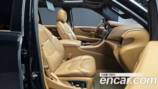 Cadillac Escalade 4세대, 2017 10