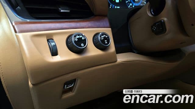 Cadillac Escalade 4세대, 2017 13