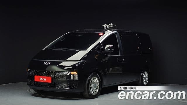 Hyundai Staria Modern, 2023 1