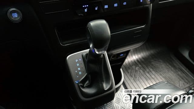 Hyundai Staria Modern, 2023 9