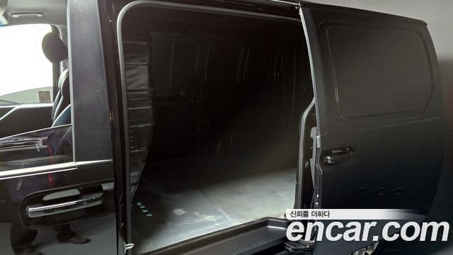 Hyundai Staria Modern, 2023 11