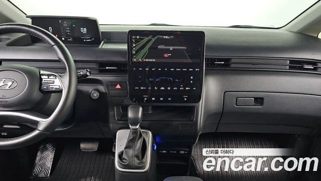 Hyundai Staria Modern, 2024 16