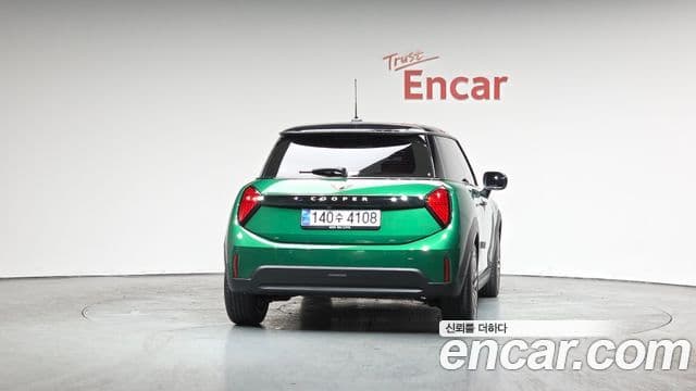 Mini Cooper C 4세대 Classic, 2025 4