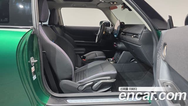 Mini Cooper C 4세대 Classic, 2025 12