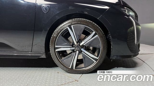 Peugeot 308 3세대 1.5 BlueHDi GT, 2022 все фото