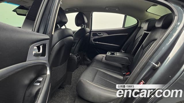 Genesis G70 Elite, 2020 12