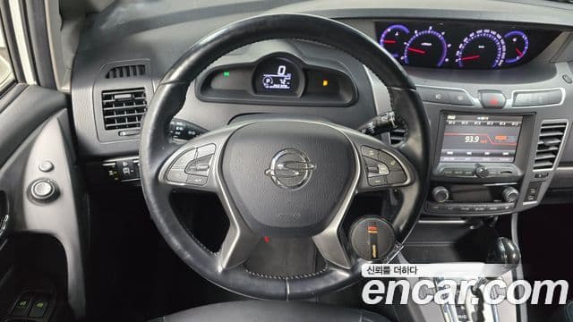 KG모빌리티(SsangYong) Korando 투리스모 high крыша, roof, 2017 14